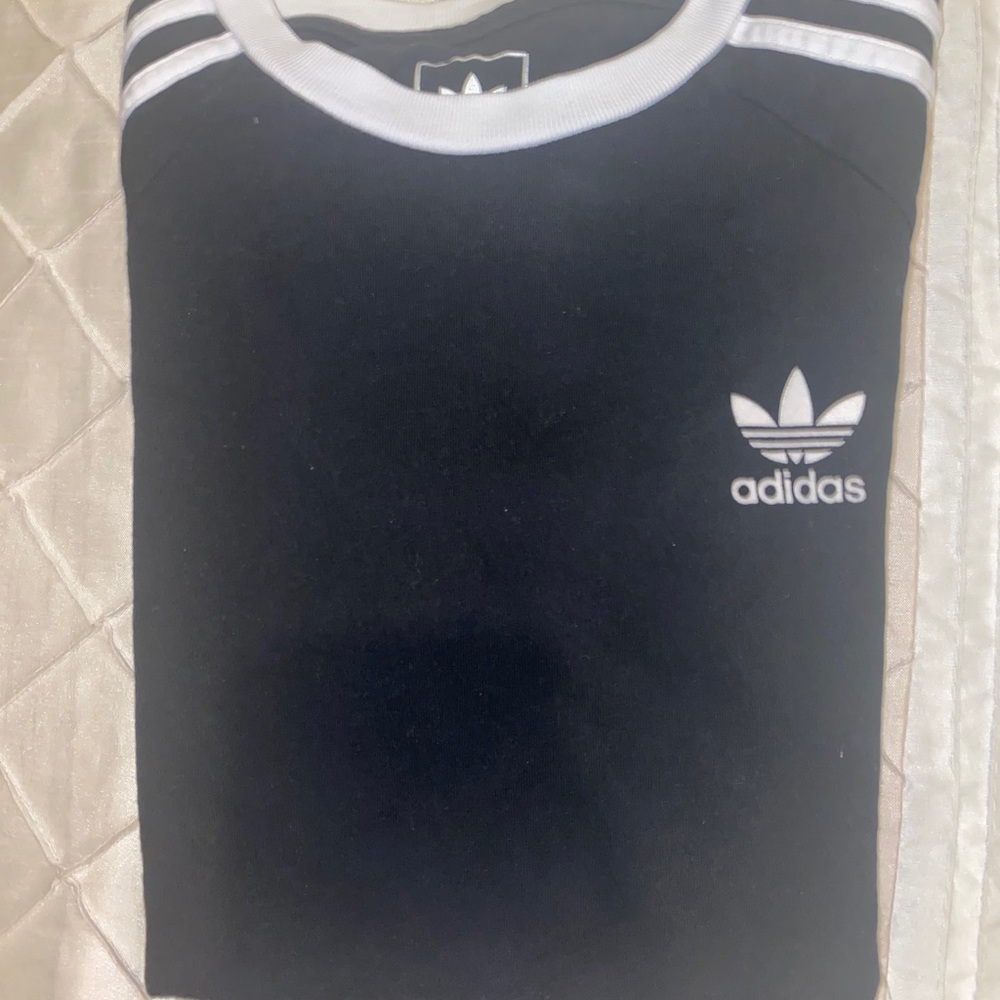 kids original 3 stripes adidas shirt
